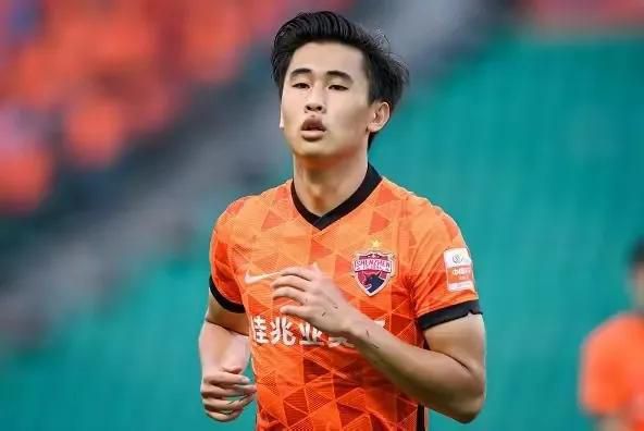 格伦·克洛斯、莎拉·保罗森、泰亚娜·泰勒、金·卡戴珊、妮... 法鲨归来！