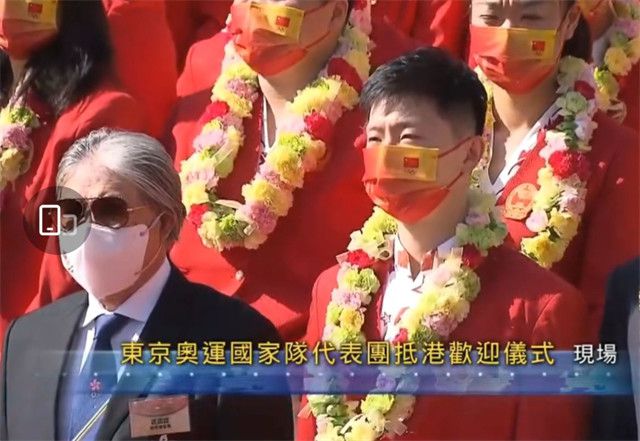 “我觉得他唯一的让我觉得严肃的时刻，就是打戏的时候，会看到他对待自己的工作部分认真的那一块，也会让我很有干劲”，张子枫谈到。
